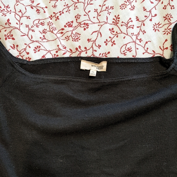 Aritzia off the shoulder tee - Picture 2 of 2